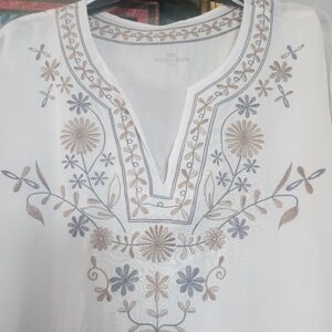Princess Cruise White Embroidered V- Neck Quarter Sleeve Woman’s Tunic Size XXL